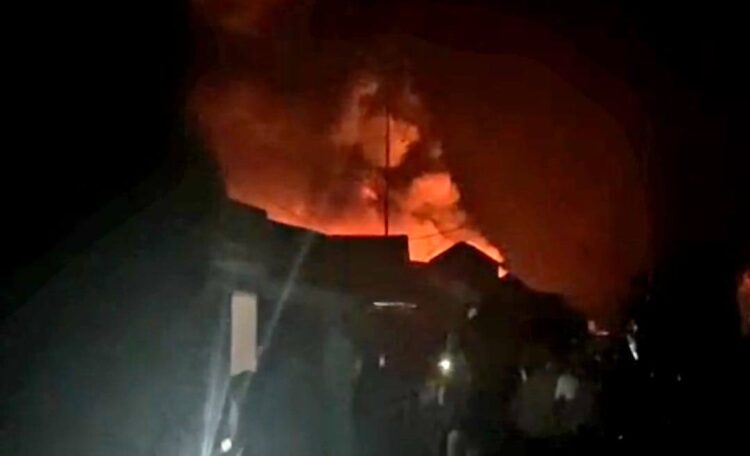 Amukan Si Jago Merah Hanguskan Rumah Warga Kampung Nelayan