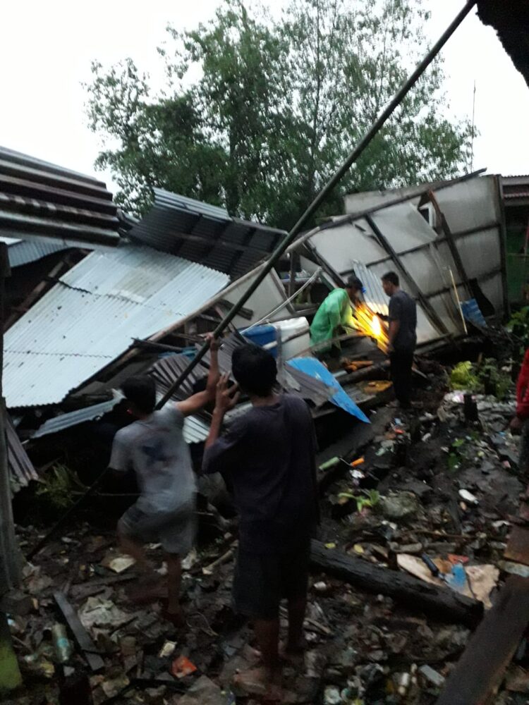 Bencana Longsor Senyerang, Rumah Warga dan Dermaga Jadi Korban