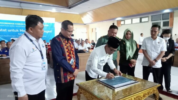 Wabup Bakhtiar Membuka Rakorda Pendataan Registrasi Sosial Ekonomi Tahun 2022   
