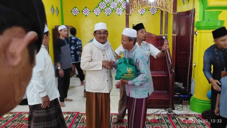 Kembali Laksanakan safari Jumat, Bupati Disambut Hangat Masyarakat Desa Bram Itam Kanan