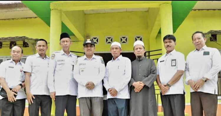 Bupati Serahkan Bantuan Korban Kebakaran Kecamatan Bram Itam dan Betara