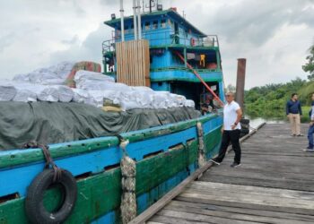 Cegah Barang Ilegal, Kasubdit Gakkum Ditpolairud Polda Jambi Sidak Pelabuhan di Kuala Tungkal