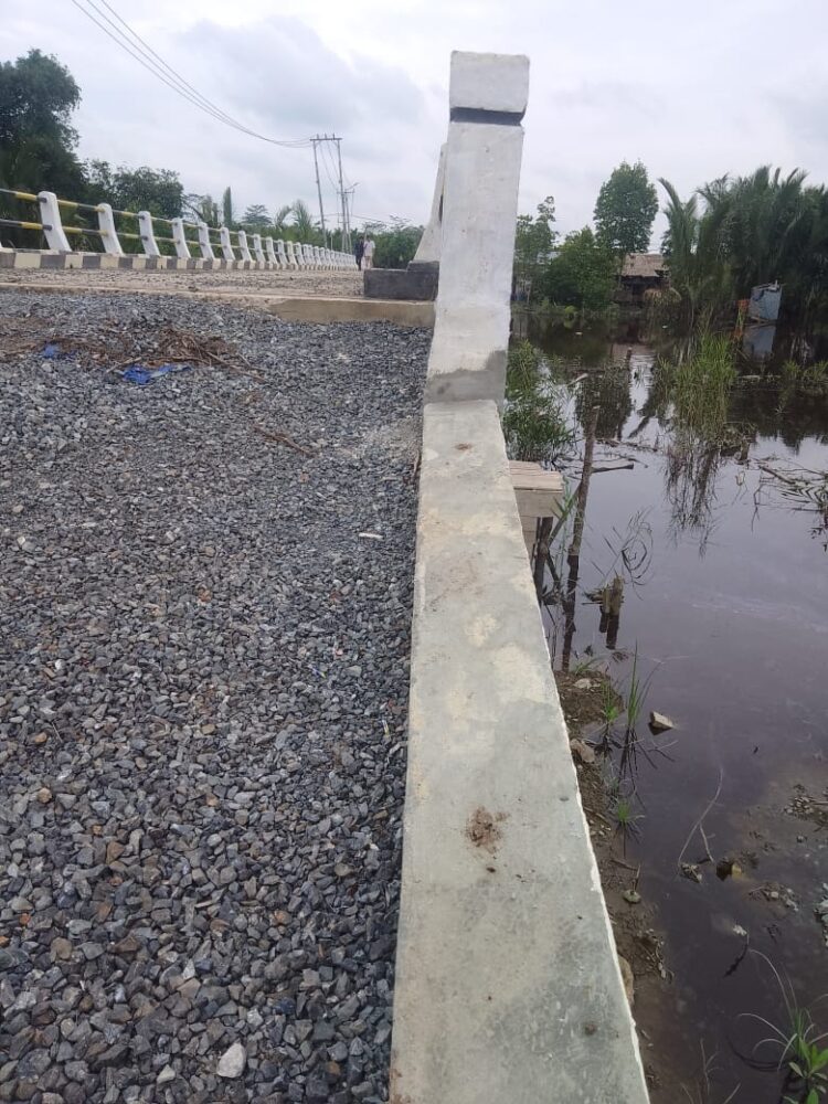 Telan Anggaran 6,8 Milyar, Diduga Proyek Jembatan Dikerjakan Asal Jadi