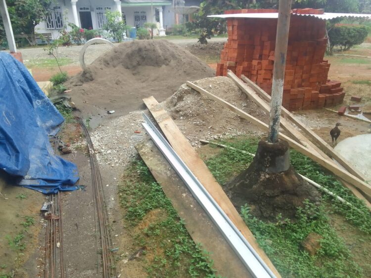 Kades Tutupi Dugaan Permainan Proyek Sandes Desa Adi Purwa