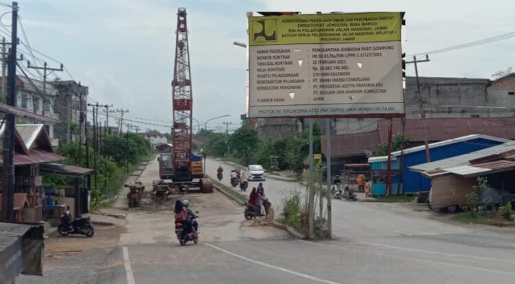 Alat Berat Masih Tutupi Jalan Nasional, Diduga Kinerja BPJN Jambi Mandul