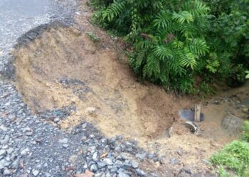 Dikerjakan Asal Jadi, Proyek Pengerasan Jalan Muara Danau Rusak