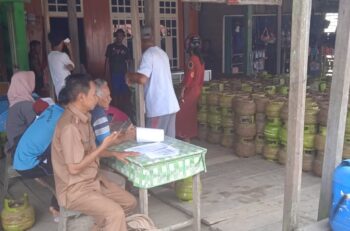 Pemkec Mendahara Ulu Sidak Pangkalan Gas Bersubsidi di Desa Pematang Rahim