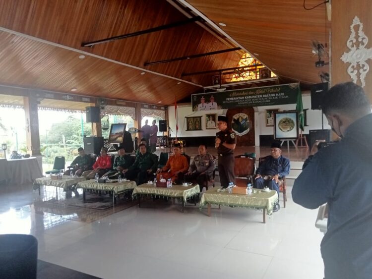 Bupati Fadhil Undang Pengurus Adat di Halal Bihalal