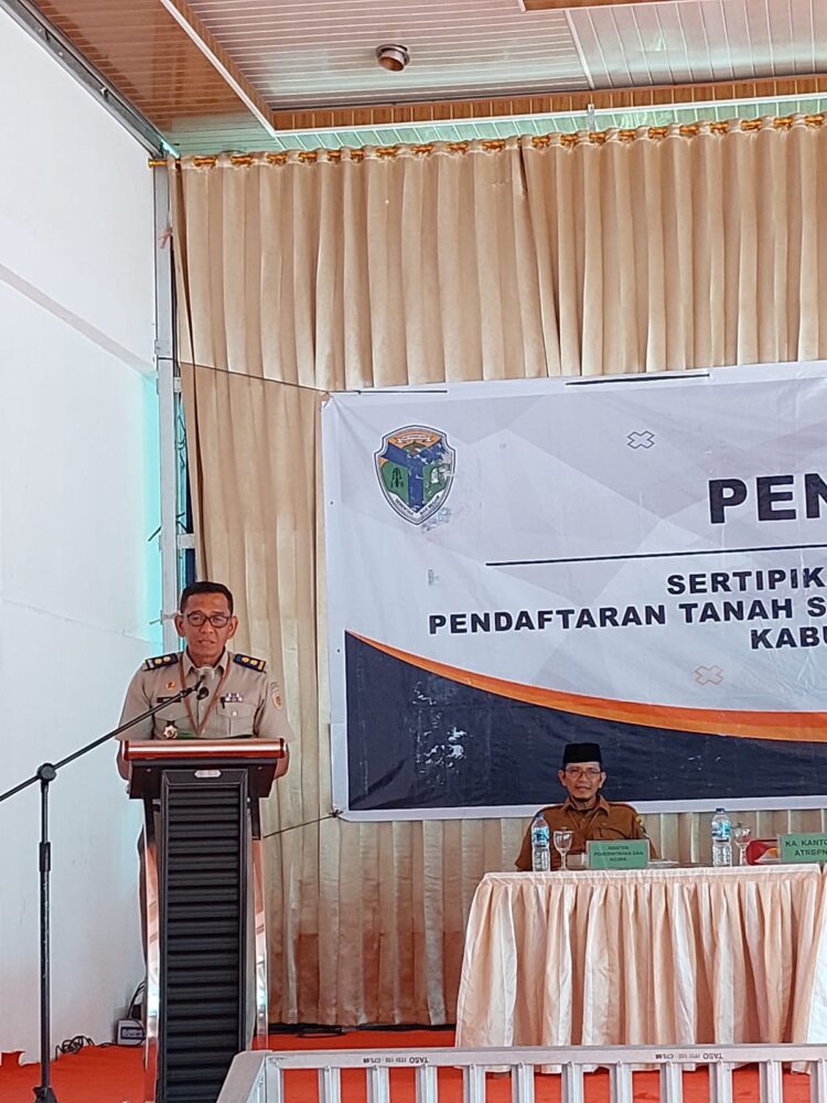 Kembali Kantah BPN/ATR Batanghari Serahkan Sertifikat Program PTSL Tahun 2022