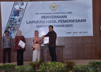 Bupati Batanghari Menerima LHP-LP Dari BPK Perwakilan Jambi