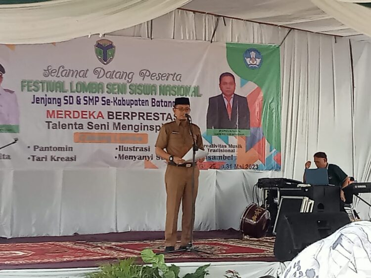 Wakili Bupati Batanghari Asisten I M.Rifai Kadir Buka FL2SN Tingkat SD-SMP