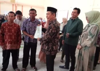 Kembali Kantah BPN/ATR Batanghari Serahkan Sertifikat Untuk Masyarakat