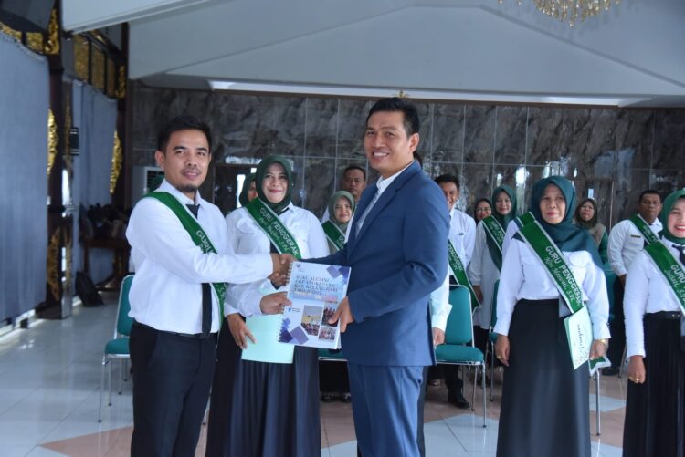 Bupati Fadhil Kukuhkan 44 Guru Penggerak