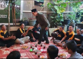 Anggota DPRD Muaro Jambi Berikan Bantuan Kepada Senkom  