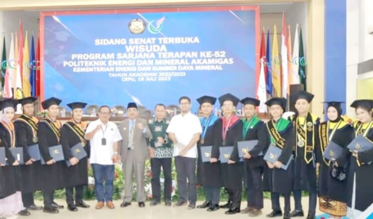 Bupati Hadiri Prosesi Wisuda Sarjana Terapan ke-52 PEM Akamigas TA 2022/2023