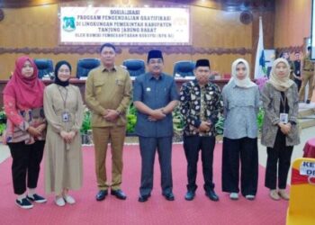 Bupati Tanjab Barat Buka Sosialisasi Program Pengendalian Gratifikasi Oleh KPK-RI