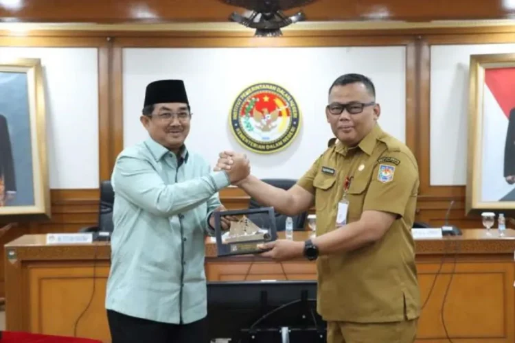 Bupati Tanjab Barat hadiri Seminar Wawasan Kebangsaan serta tinjau Kampus IPDN Jatinangor