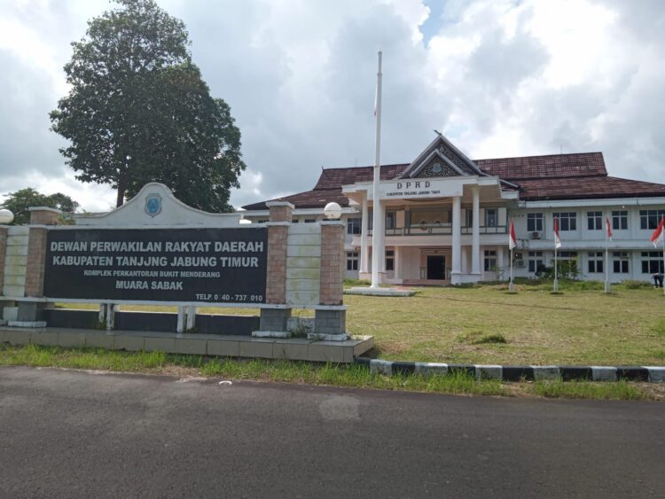 Legislator Tanjab Timur, Yang Bertahan, Datang dan Pergi 