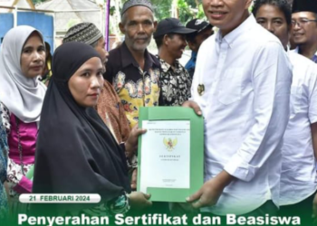 Kembali Bupati Fadhil Serahkan Sertifikat PTSL