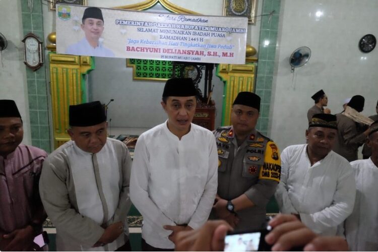 Penjabat Bupati Muaro Jambi Bachyuni Bersama Sekda Safari Ramadhan   