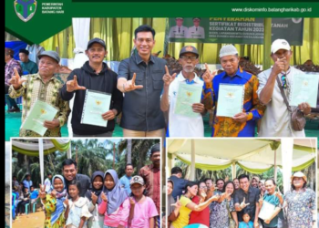 Bupati Fadhil Serahkan Sertifikat PTSL