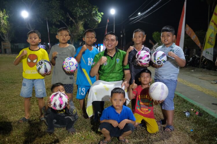 Bupati Fadhil Sambangi Warga Sridadi