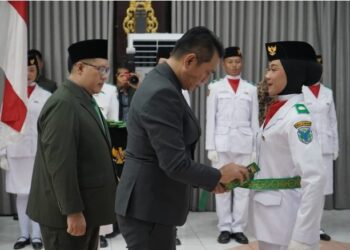 Fadhil Arief Kukuhkan 34 Paskibraka Batang Hari.