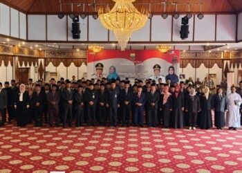 Gubernur Al Haris Lantik Puluhan Kepsek SMA, SMK dan SLB