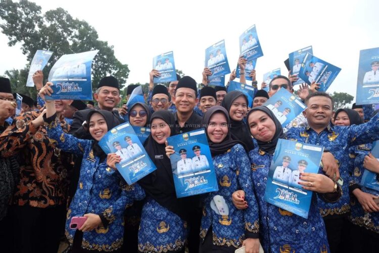 Bupati Muaro Jambi BBS Beserta Wabup Jun Mahir Serahkan SK P3K Tahap I Formasi Tahun 2024