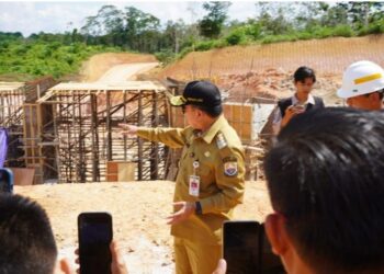 Gubernur Al Haris Tinjau Pengerjaan Jalan Khusus Batubara