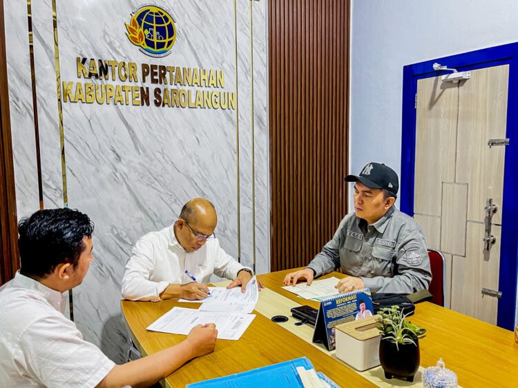 Kantah ATR/BPN Serahan Sertipikat Hak Pakai Aset Pemerintah Provinsi Jambi Untuk Fasilitas Pendidikan