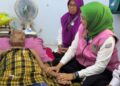 Zulva Fadhil Beri Bantuan Kursi Roda ke Rumah Warga