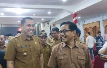 Bupati M. Syukur Senyum Sumringah
