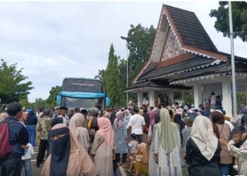 Bupati Fadhil Lepas 210 JCH Batanghari